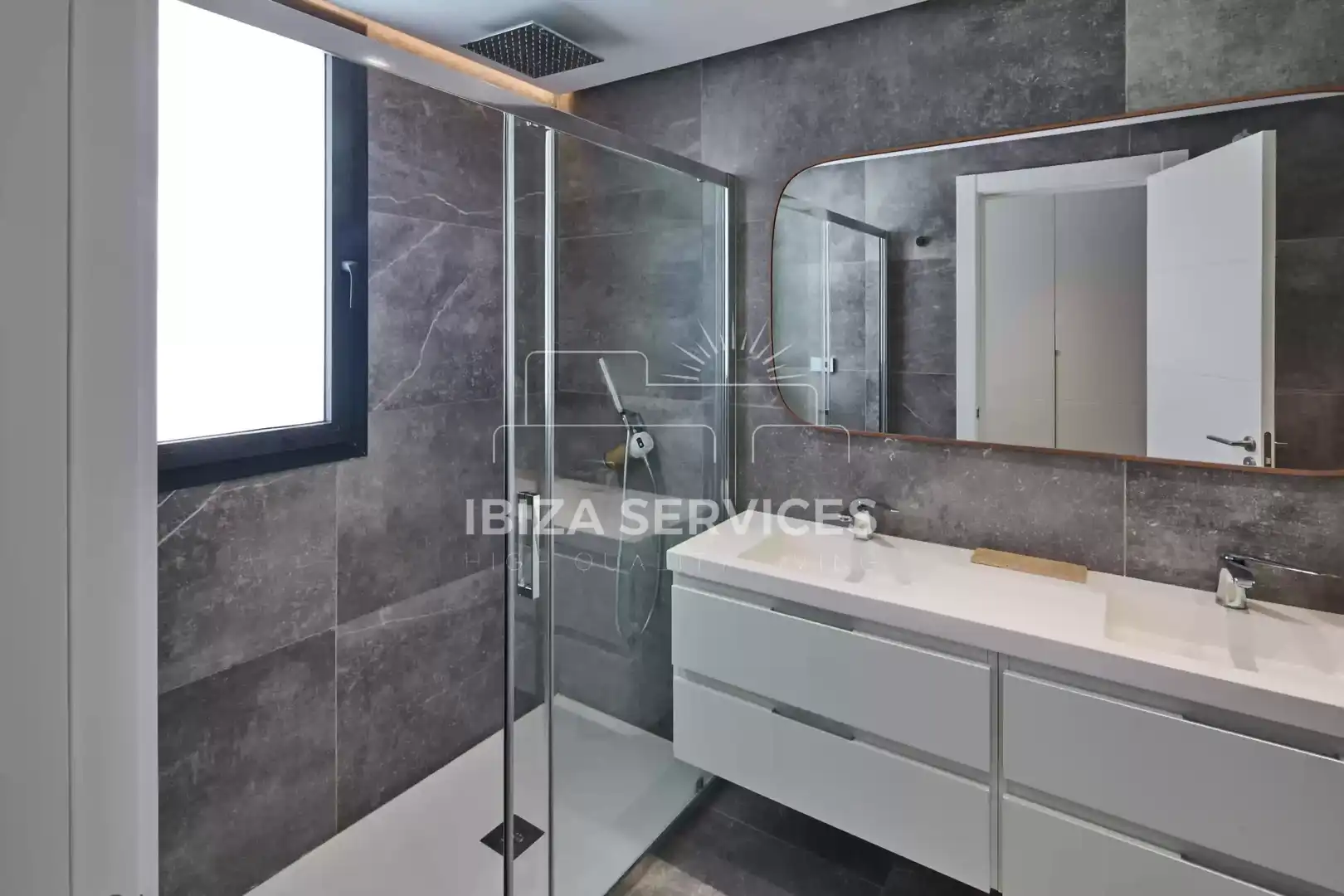 Bathroom of Flat for sale in Santa Eulària des Riu  with Air Conditioner, Private garden and Swimming Pool