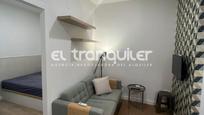 Living room of Flat to rent in  Madrid Capital  with Air Conditioner, Furnished and Washing machine