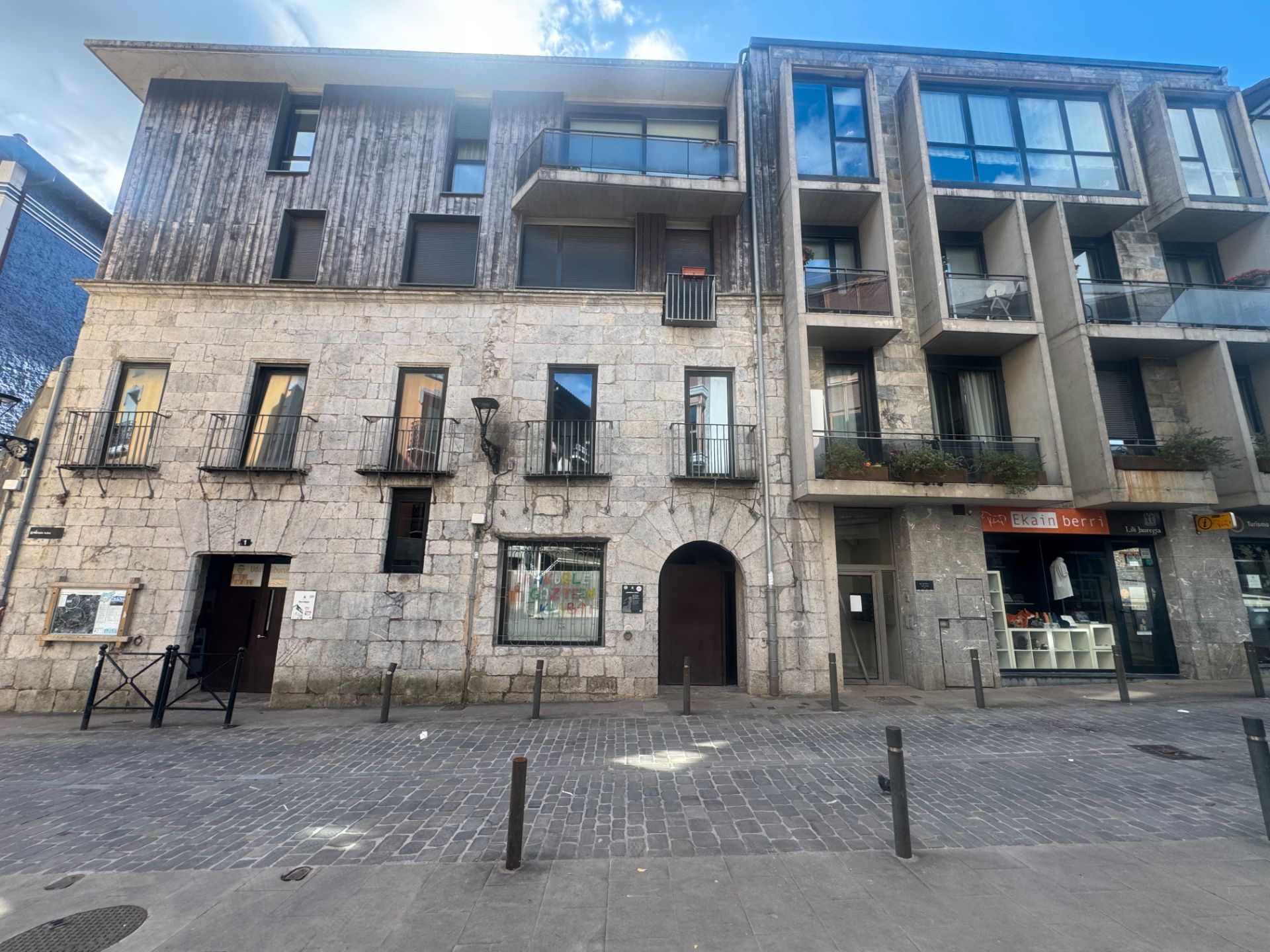 Vista exterior de Pis en venda en Zestoa amb Moblat, Forn i Rentadora