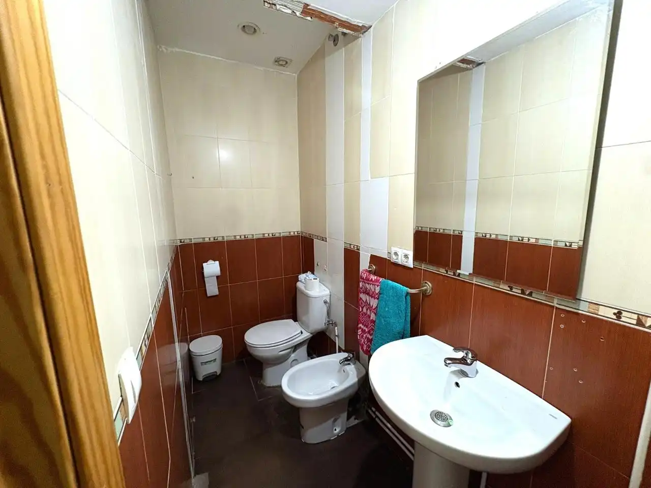 Badezimmer von Erdgeschoss zum Verkauf in Cáceres mit Terrasse