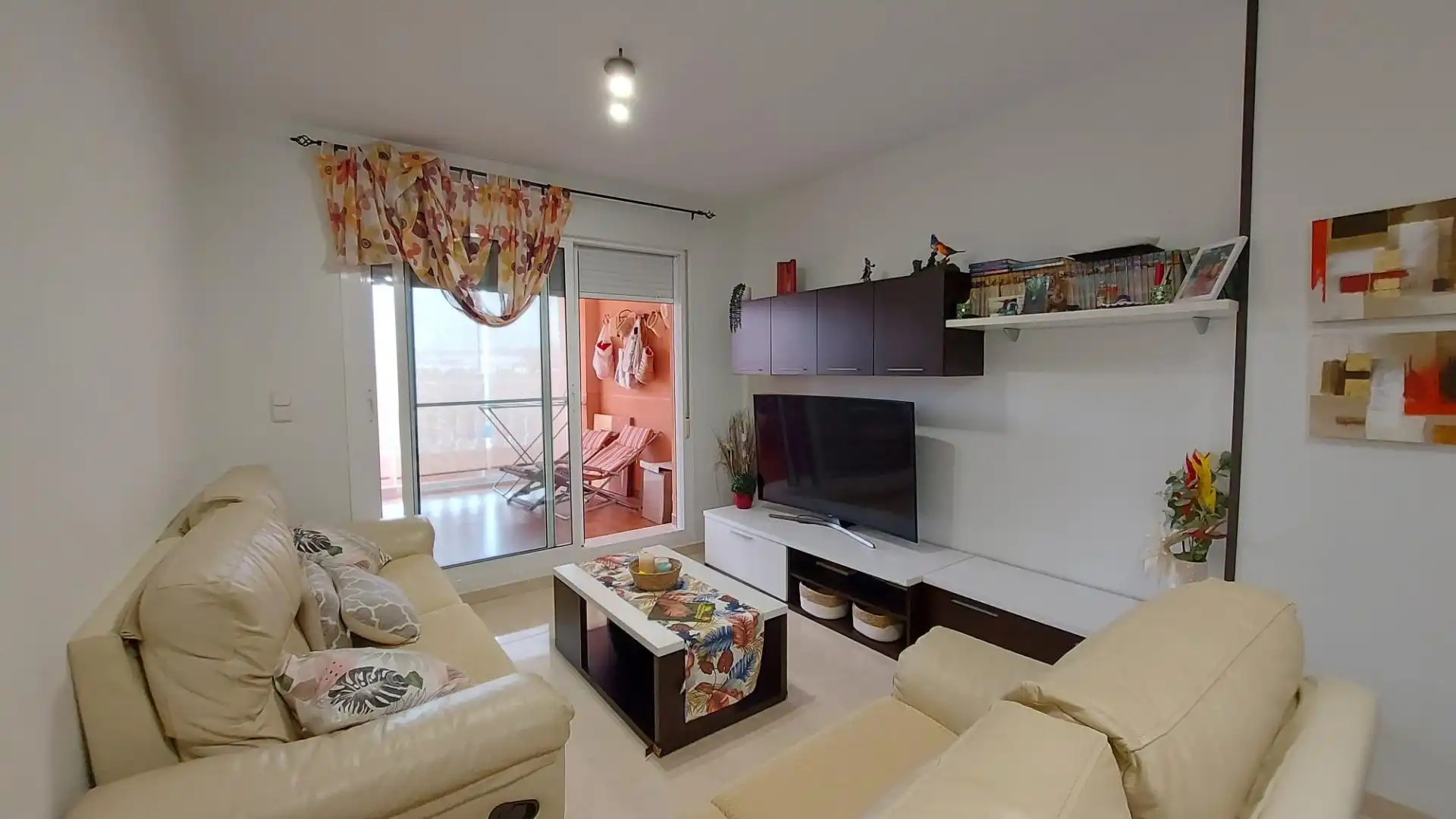 Sala de estar de Piso de alquiler en El Ejido con Aire acondicionado, Amueblado y Piscina comunitaria