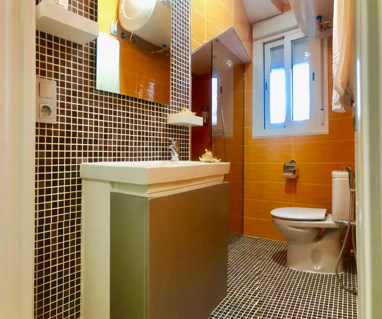Bany de Apartament de lloguer en Trujillo amb Aire condicionat, Calefacció i Moblat