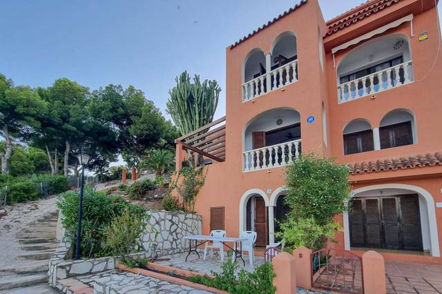 Casa adosada en Venta en Zona Pueblo