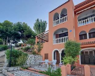 Vista exterior de Casa adosada en venda en Calpe / Calp amb Terrassa i Balcó