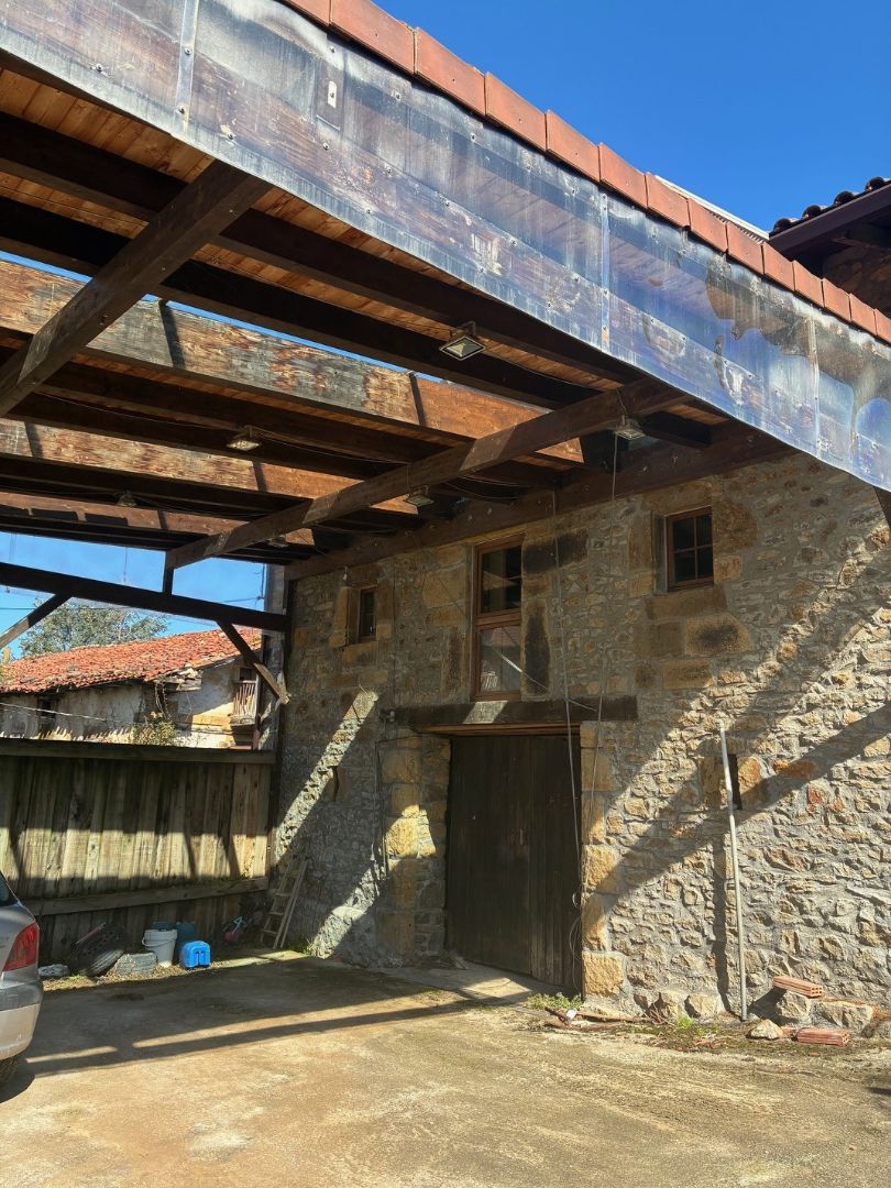 Vista exterior de Finca rústica en venda en Castro-Urdiales amb Calefacció, Jardí privat i Traster