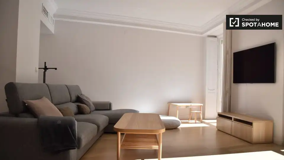 Piso con terraza en alquiler en Ciutat Vella, imagen 3