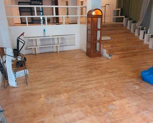 Premises to rent in  Valencia Capital  with Air Conditioner