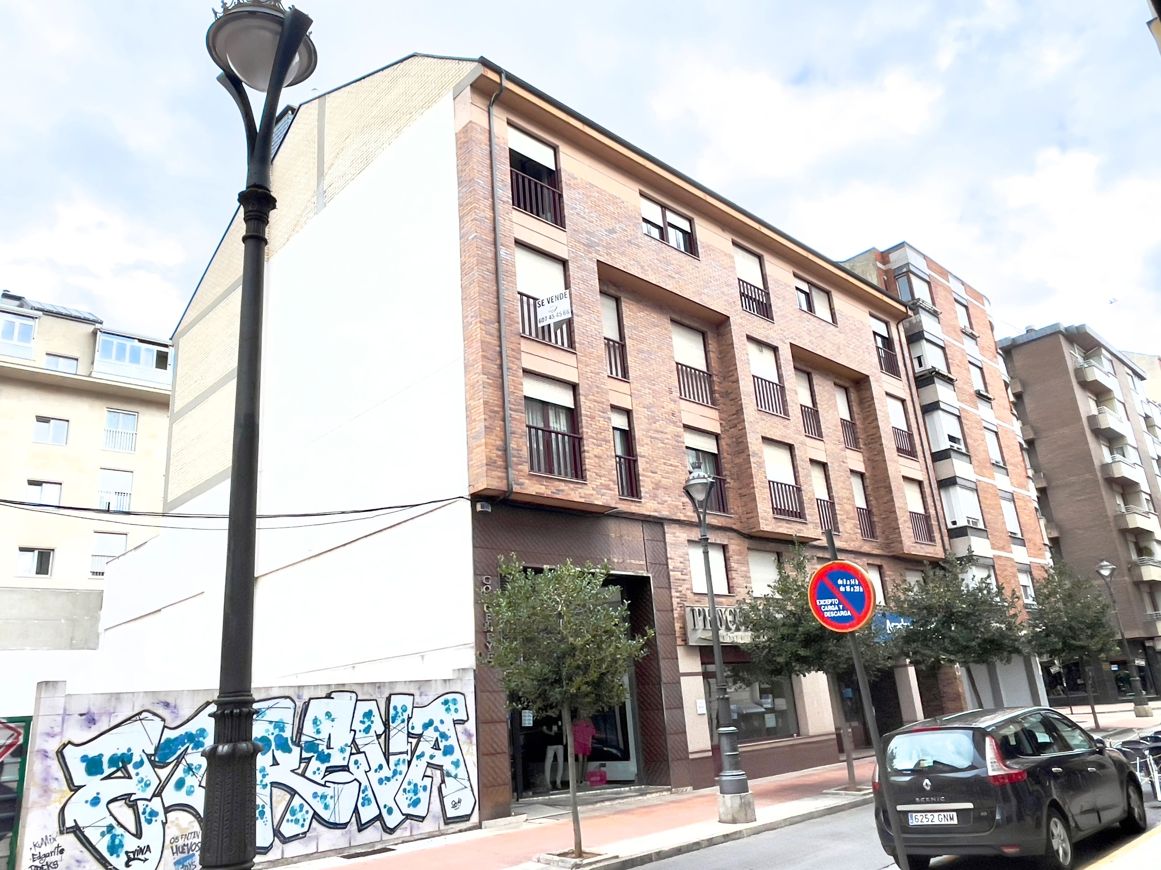 Exterior view of Flat for sale in Ponferrada  with Parquet flooring, Storage room and Furnished