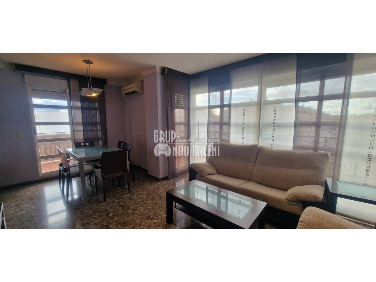 Sala d'estar de Pis de lloguer en Silla amb Aire condicionat, Terrassa i Moblat