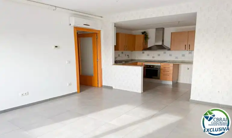 Cocina de Dúplex en venta en Figueres con Terraza y Piscina comunitaria