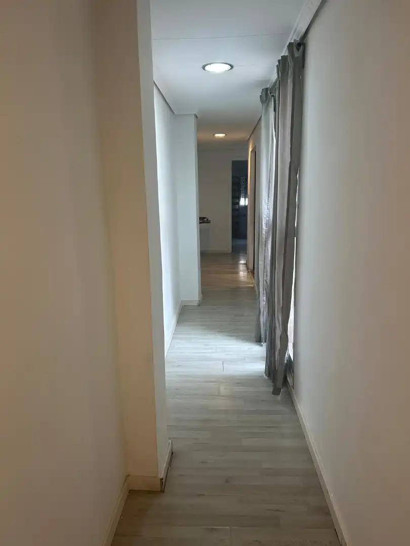 Wohnung zum Verkauf in Sueca mit Klimaanlage, Terrasse und Abstellraum