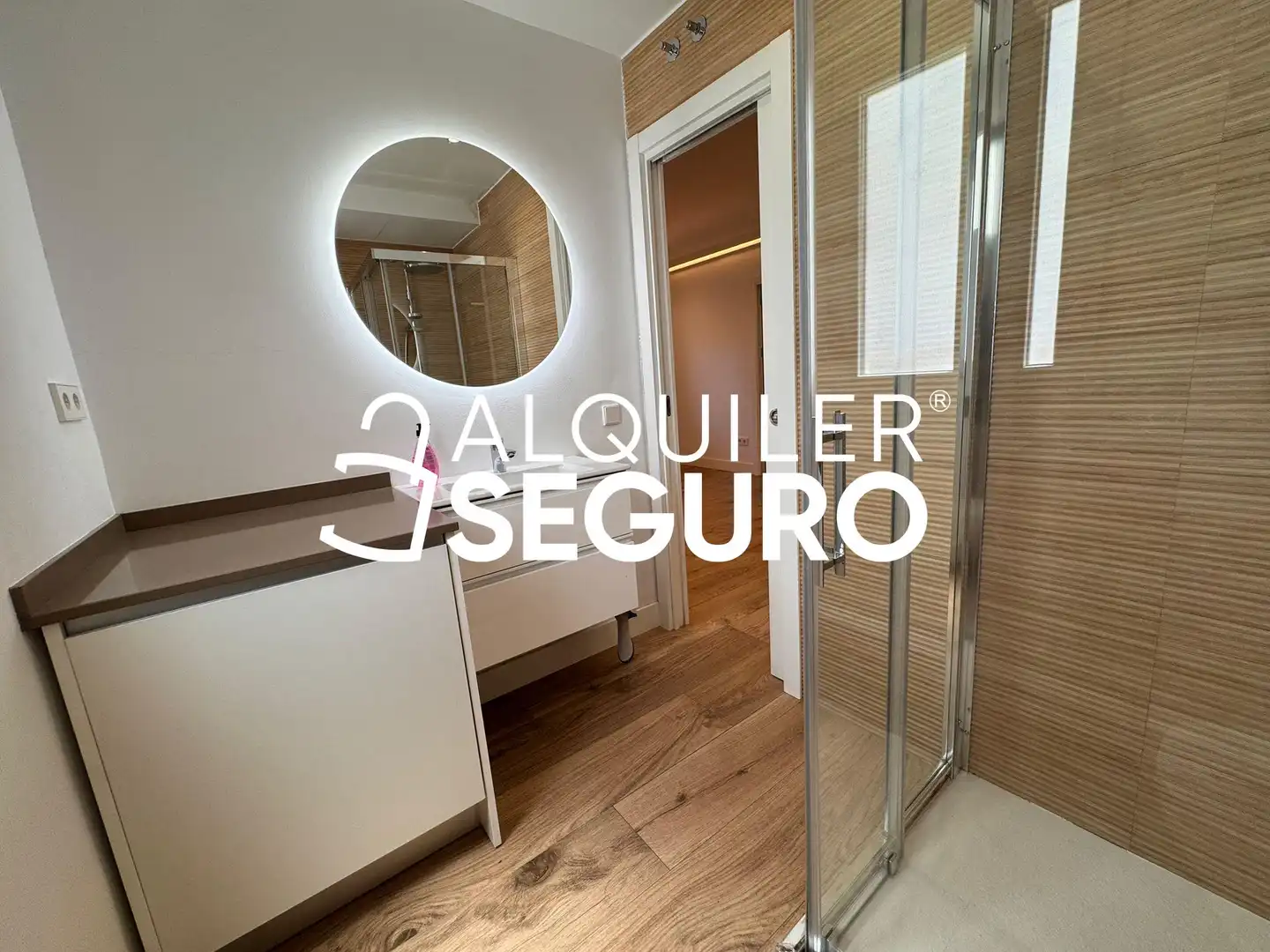 Bany de Pis de lloguer en Madrid amb Aire condicionat, Calefacció i Terrassa