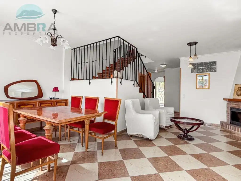 Terraced house for sale in Calle Constitucion