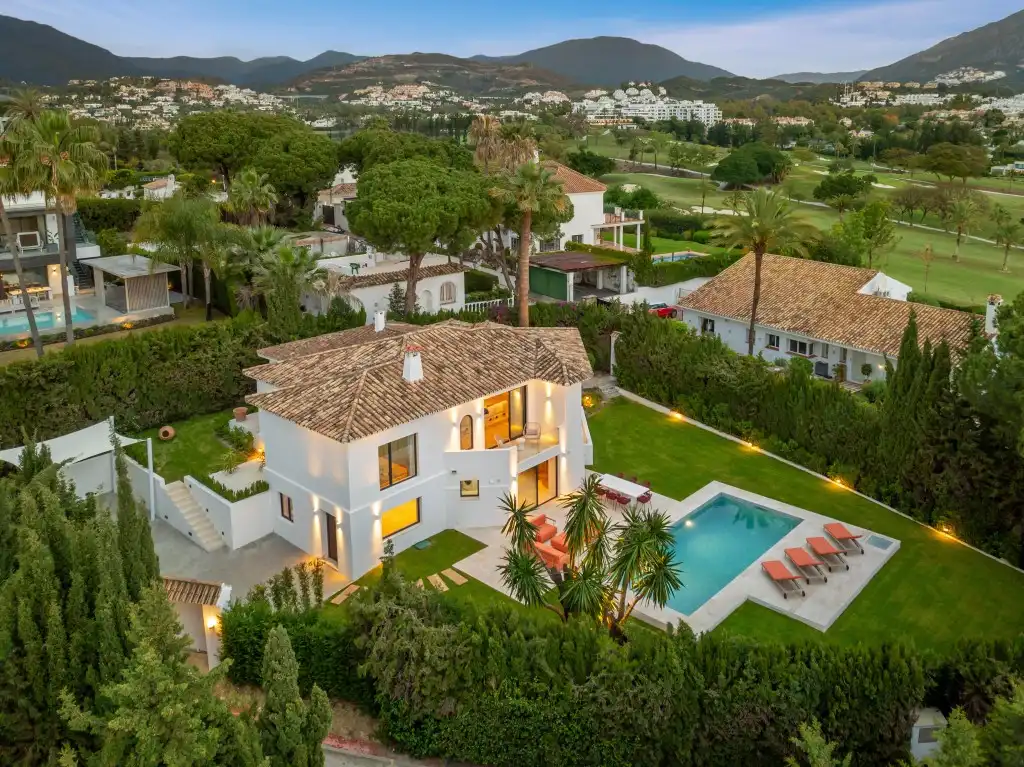 Villa mit Pool zum Verkauf in Nueva Andalucía, imagen 20