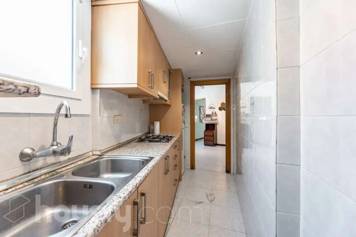 Cuina de Apartament en venda en Gavà amb Aire condicionat, Terrassa i Moblat