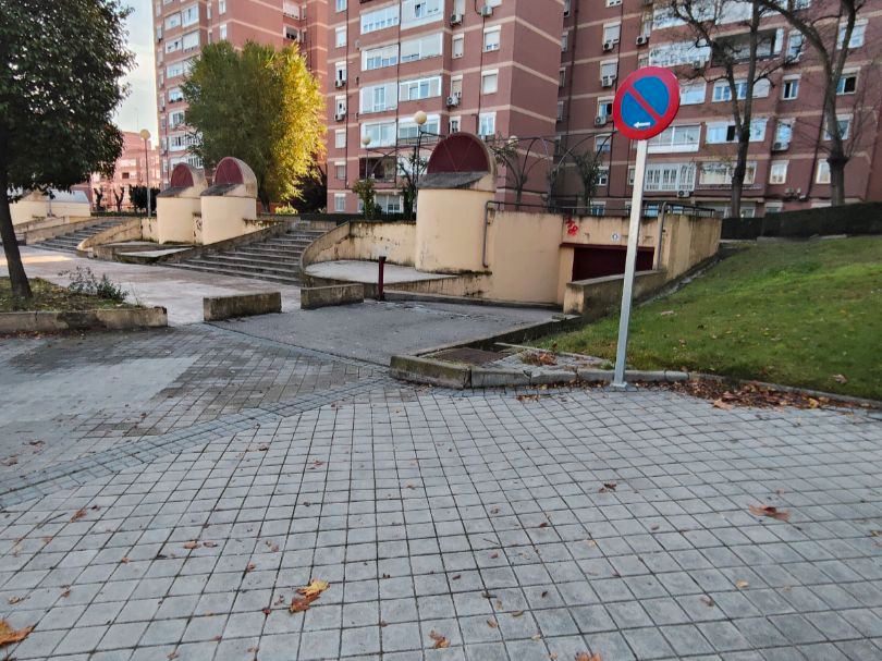 Vista exterior de Garatge en venda en Leganés