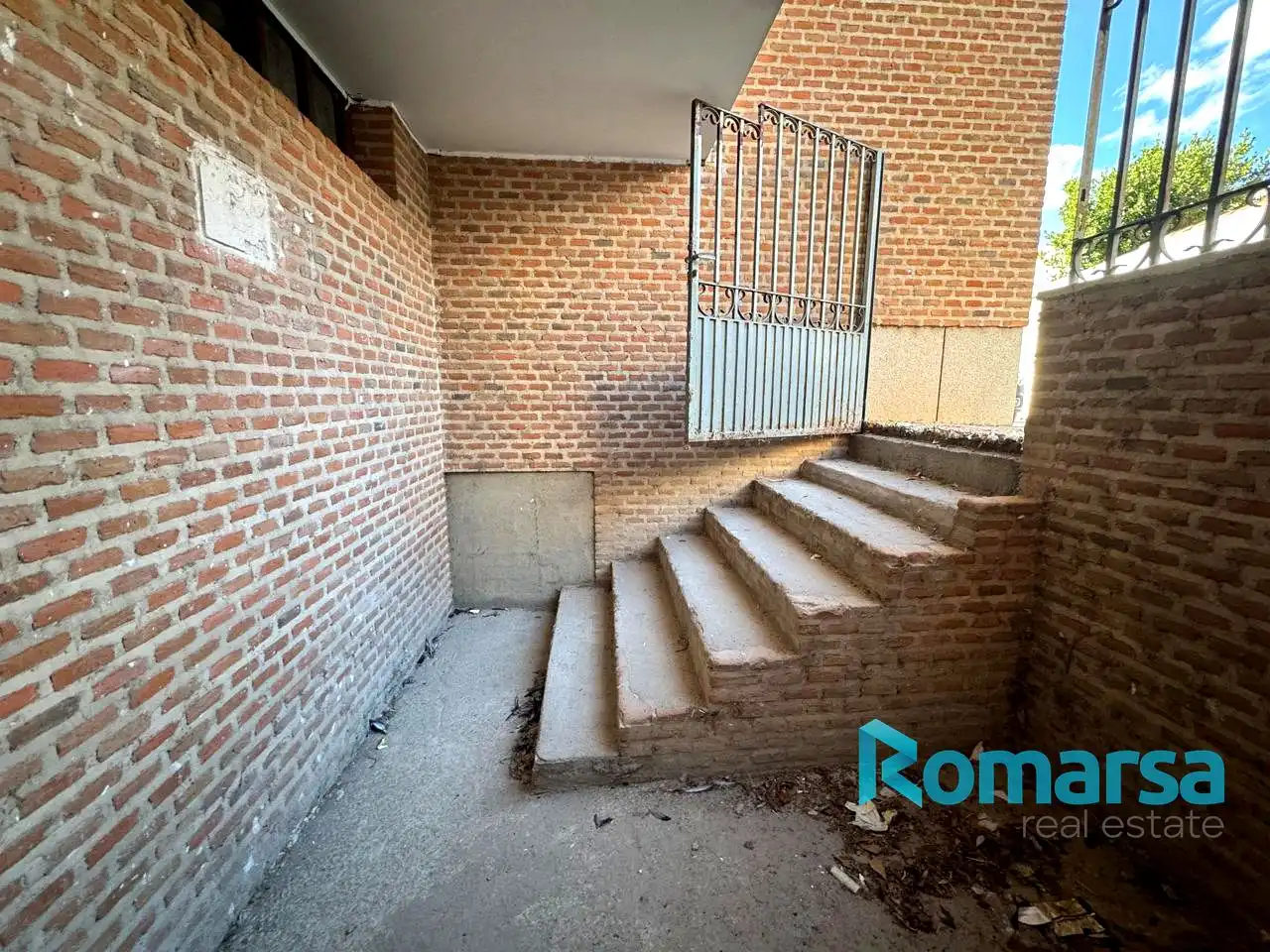 Local en venta en Madrigal de las Altas Torres