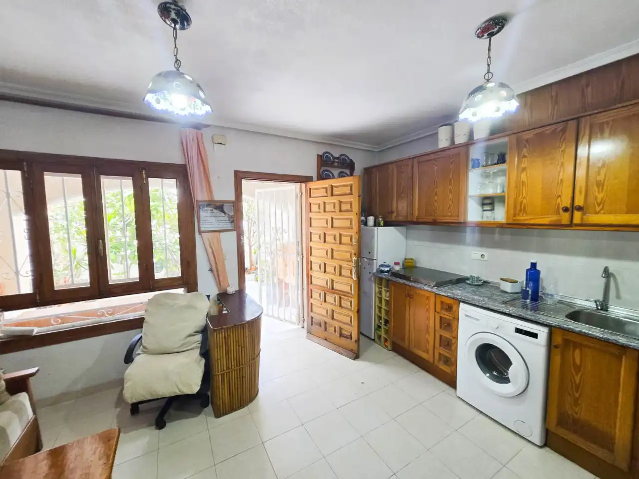 Cuina de Casa o xalet en venda en Torrevieja amb Calefacció, Terrassa i Moblat