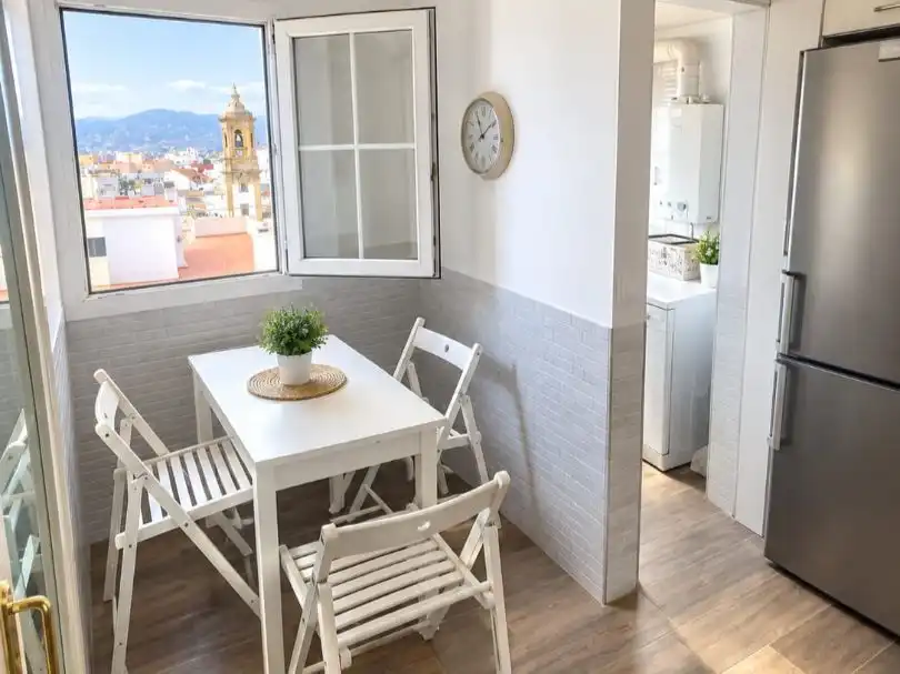 Comedor de Dúplex de alquiler en Algeciras con Aire acondicionado, Parquet y Amueblado