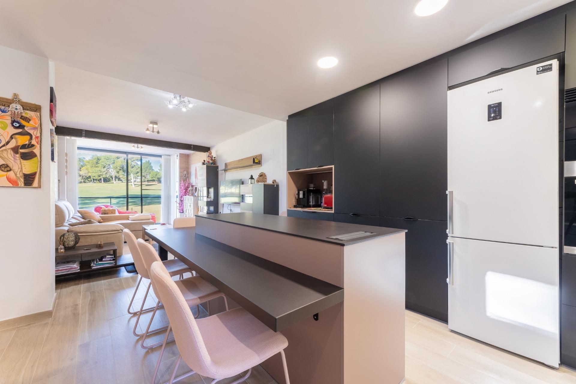 Cuina de Pis en venda en Chiva amb Aire condicionat, Calefacció i Terrassa