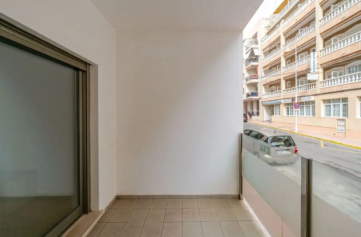 Flat with terrace for sale in Carrer Blasco Ibáñez, imagen 6