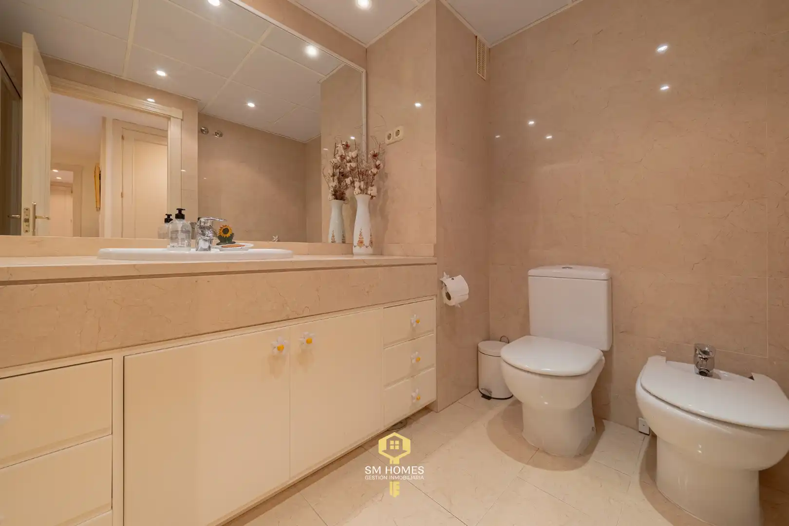 Badezimmer von Wohnung zum Verkauf in Madrid mit Klimaanlage, Heizung und Terrasse