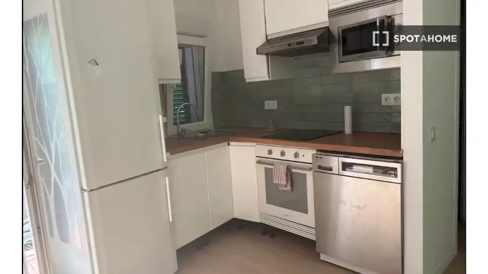 Kitchen of Flat for rent in Madrid  with Air Conditioner, Heating and Furnished