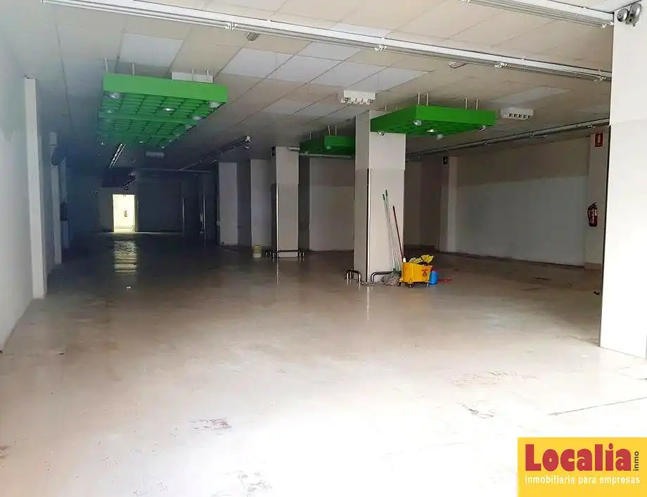 Local commercial à louer à De España, imagen 2
