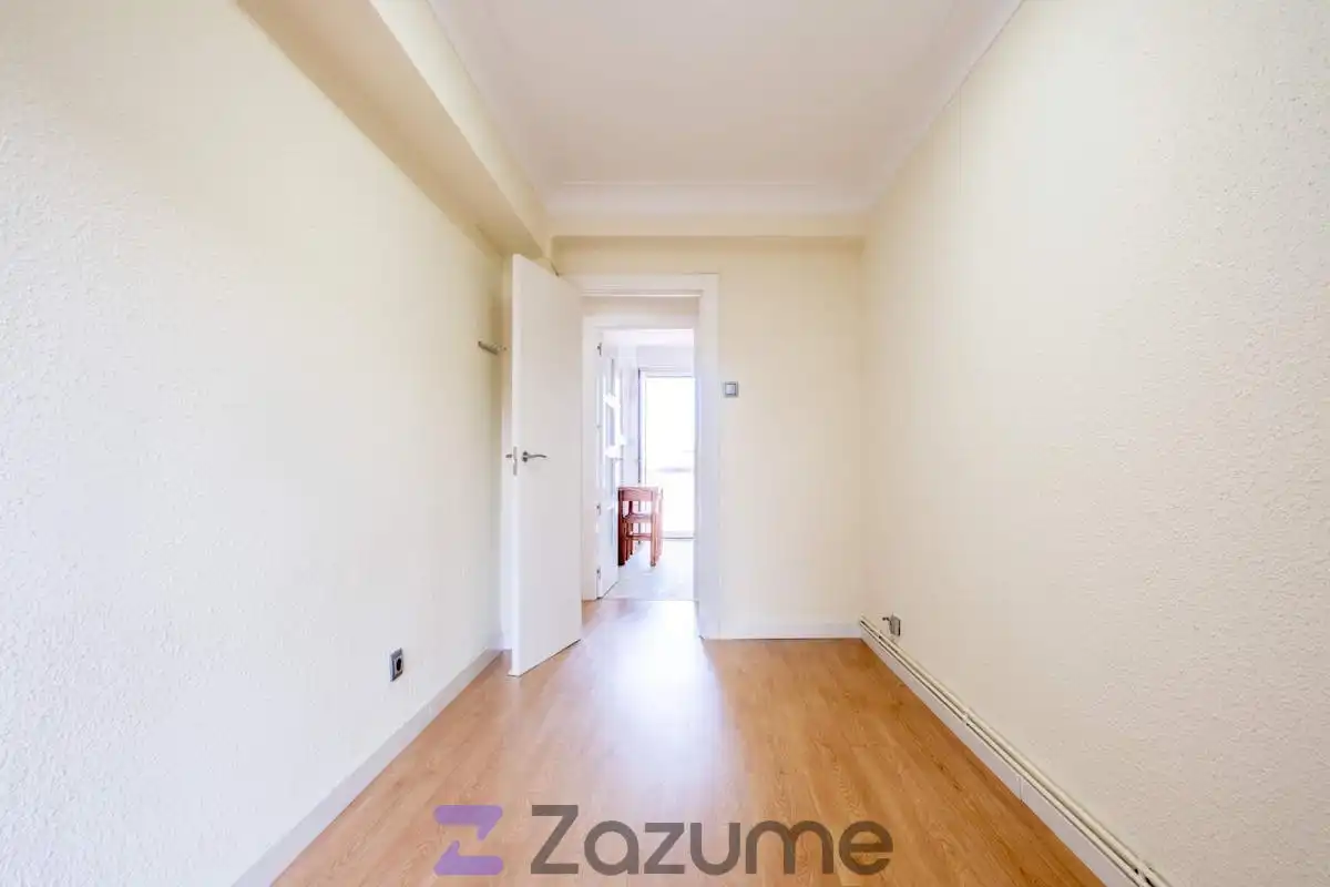 Wohnung zur Miete in Zaragoza mit Klimaanlage, Heizung und Parkett
