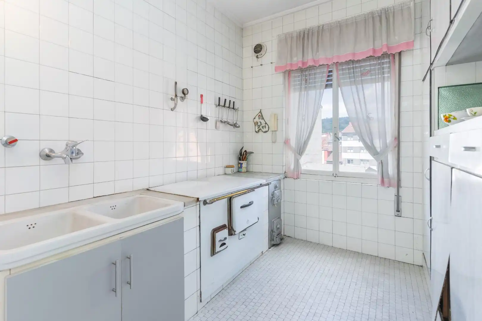 Cocina de Piso en venta en Langreo con Calefacción, Trastero y Amueblado