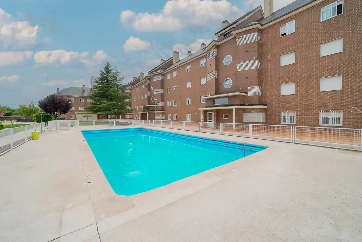 Piscina de Àtic en venda en Majadahonda amb Aire condicionat, Calefacció i Terrassa