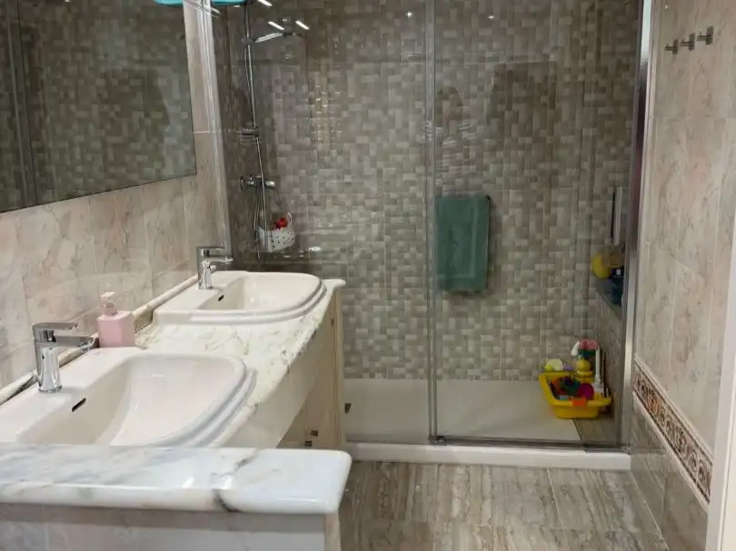 Badezimmer von Wohnung zum Verkauf in Sagunto / Sagunt mit Klimaanlage und Terrasse
