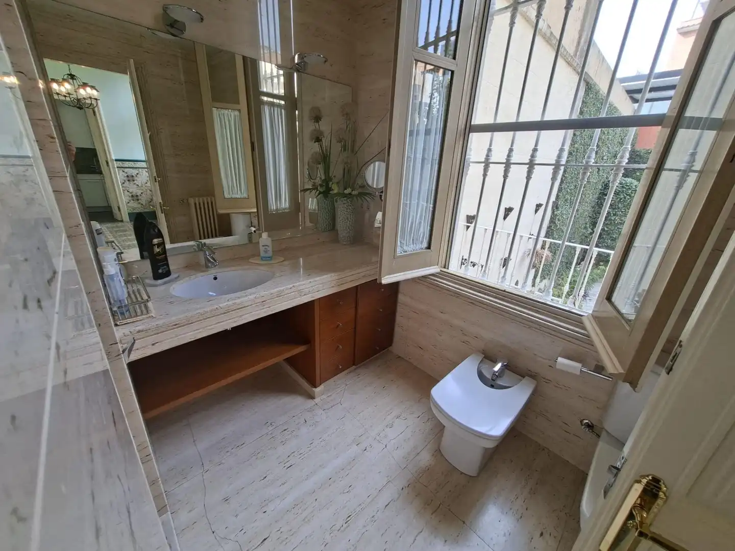 Baño de Casa o chalet de alquiler en Badalona con Aire acondicionado, Calefacción y Jardín privado