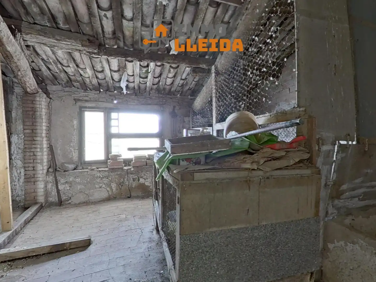 Casa adosada en venta en Cervera con Trastero y Amueblado