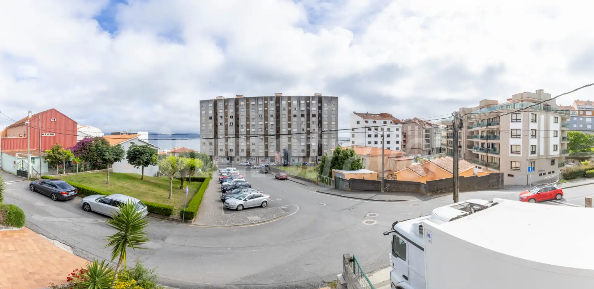 Außenansicht von Wohnung zum Verkauf in Sanxenxo mit Privatgarten, Terrasse und Möbliert