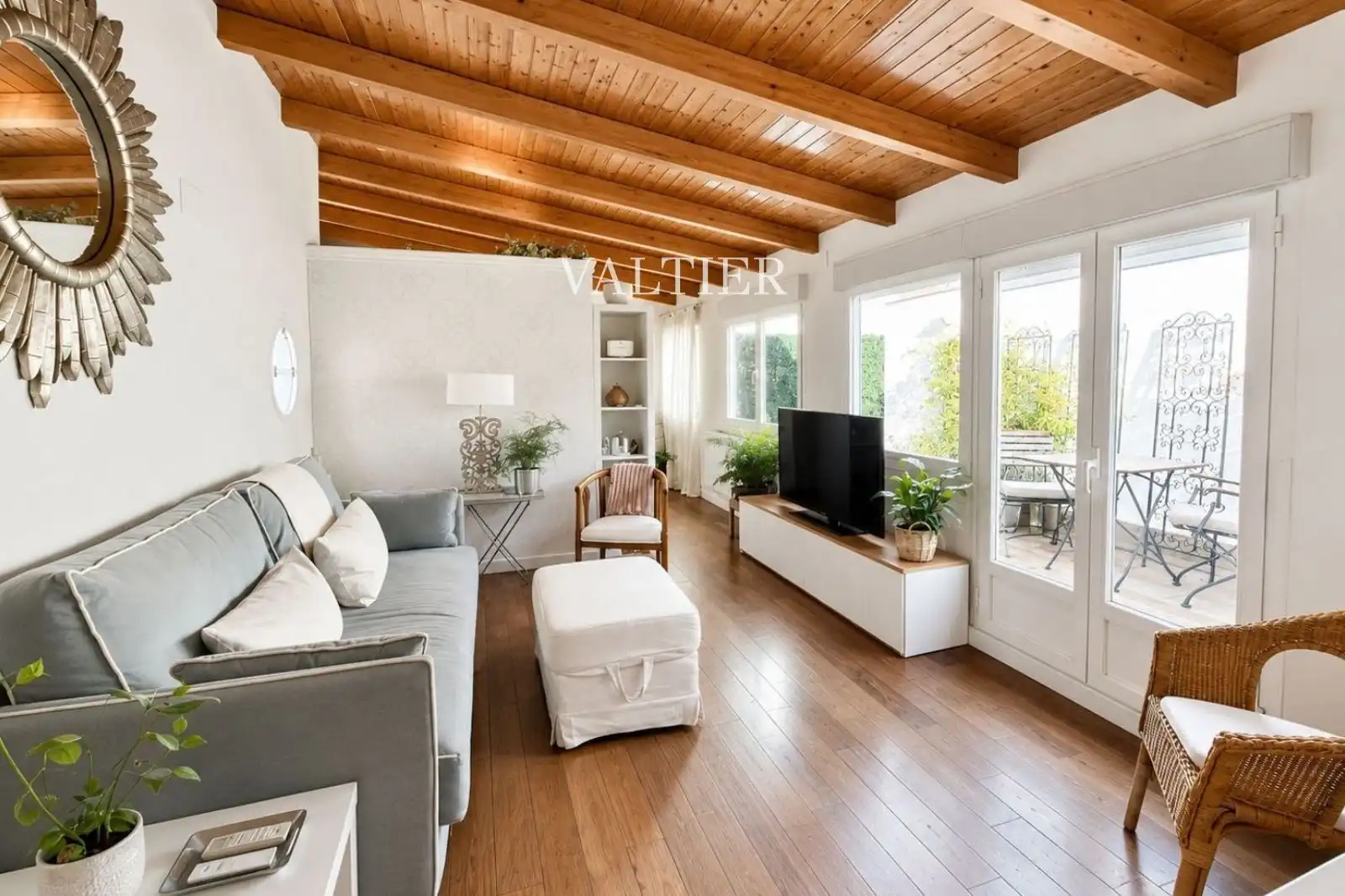 Sala de estar de Ático de alquiler en Madrid con Aire acondicionado, Terraza y Amueblado