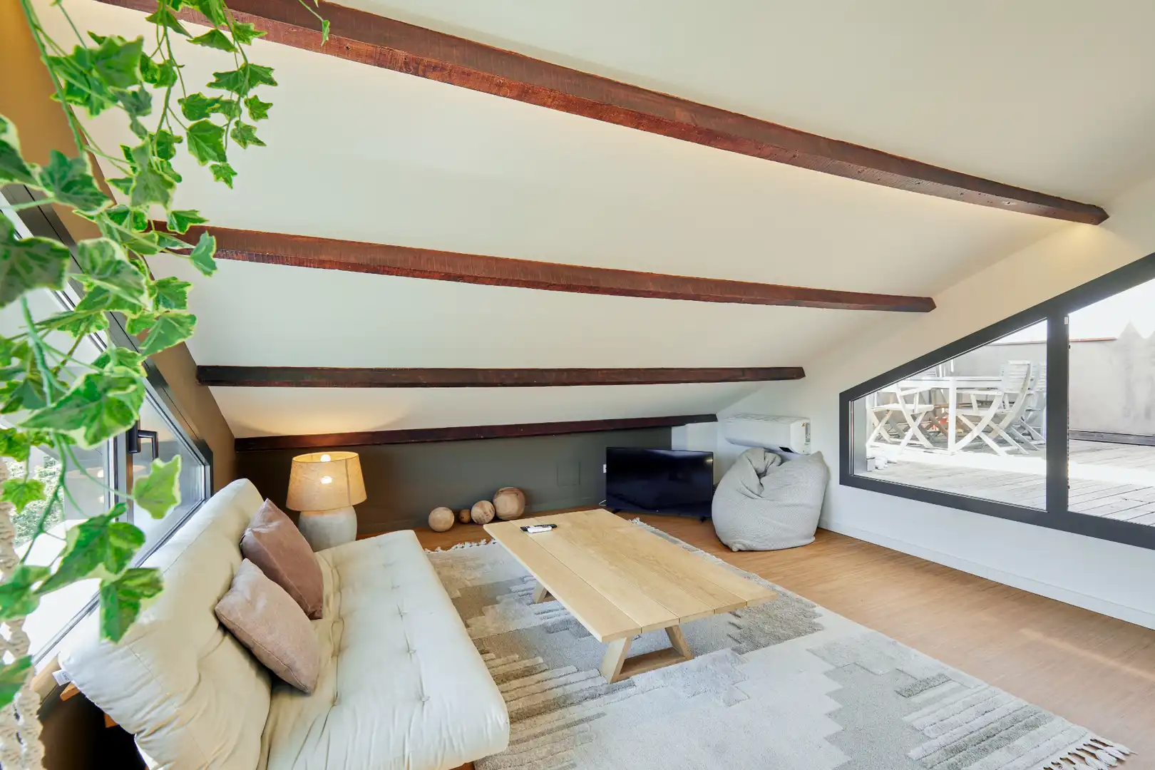 Sala de estar de Dúplex en venta en Barcelona con Aire acondicionado, Calefacción y Parquet