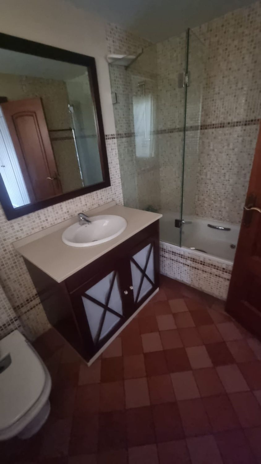 Bany de Casa o xalet de lloguer en  Sevilla Capital