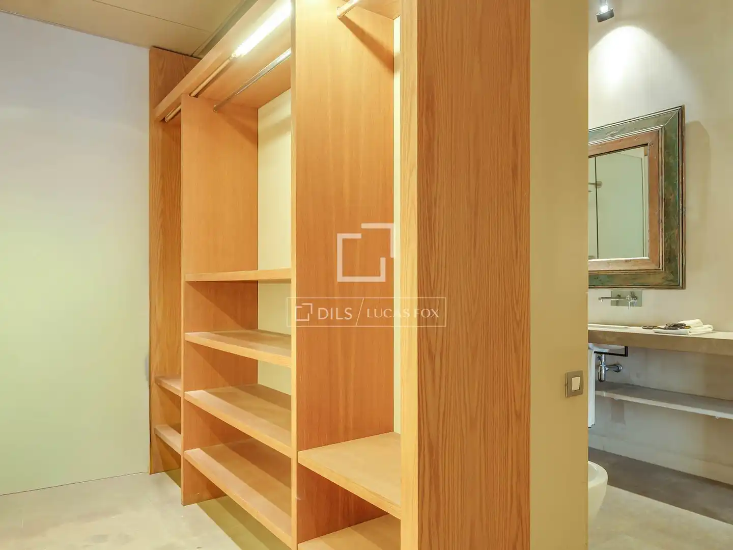 Habitación de Piso en venta en Barcelona con Aire acondicionado, Terraza y Amueblado