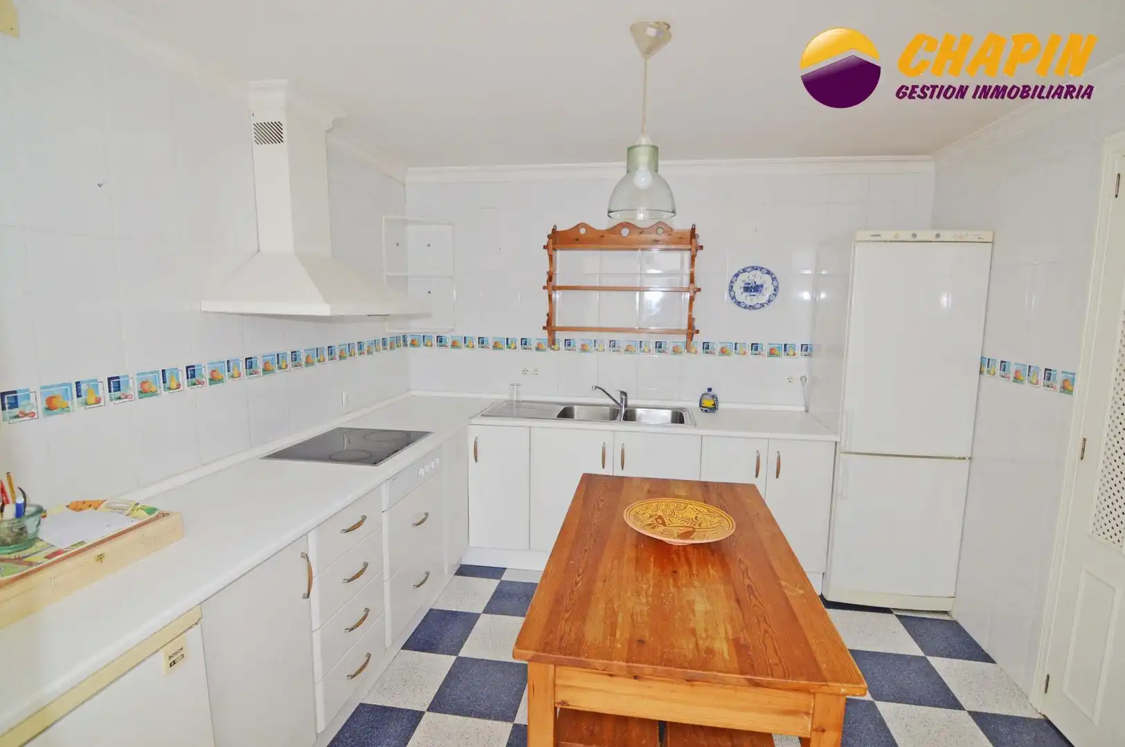 Cuina de Casa o xalet en venda en Jerez de la Frontera amb Aire condicionat i Terrassa