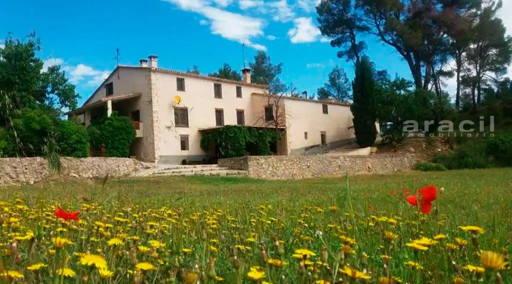 Vista exterior de Finca rústica en venda en Alcoy / Alcoi amb Aire condicionat, Jardí privat i Terrassa