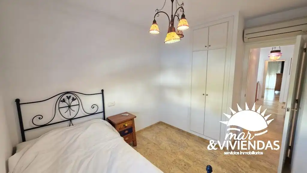 Habitación de Casa adosada en venta en Mojácar con Aire acondicionado, Calefacción y Jardín privado