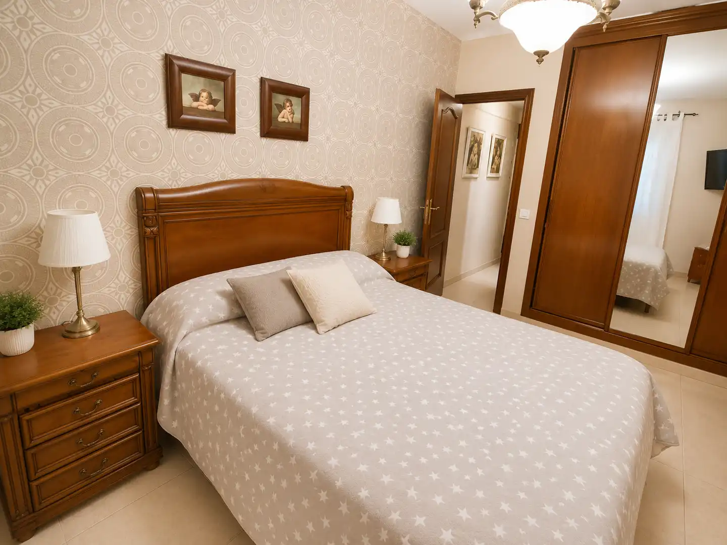 Bedroom of Flat for sale in Córdoba  with Air Conditioner, Heating and Oven