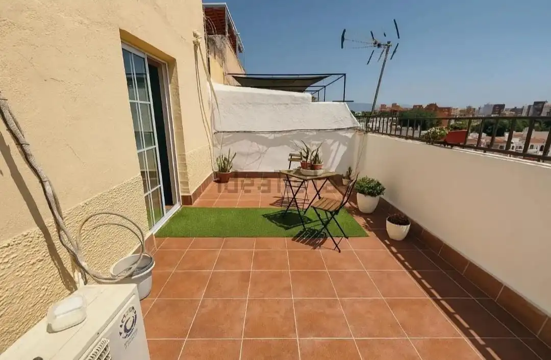 Terrasse von Dachboden zum Verkauf in Almería mit Klimaanlage und Terrasse
