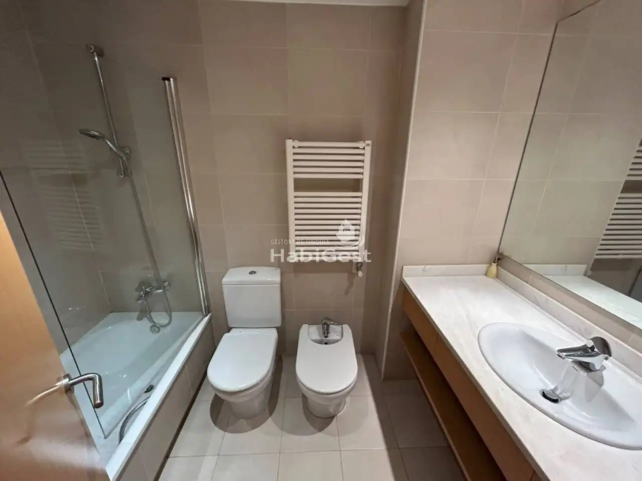 Baño de Piso en venta en Girona con Aire acondicionado, Calefacción y Parquet