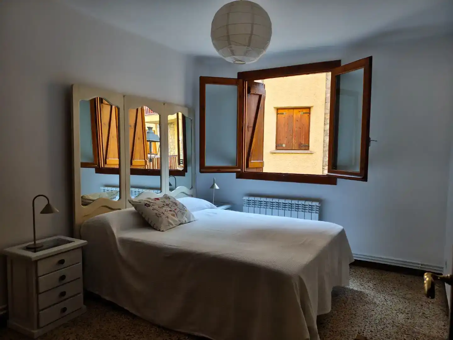 Bedroom of Flat for rent in Benasque, Huesca