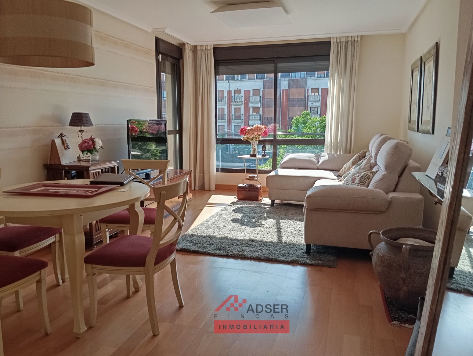 Living room of Flat for sale in  Logroño  with Air Conditioner, Heating and Private garden