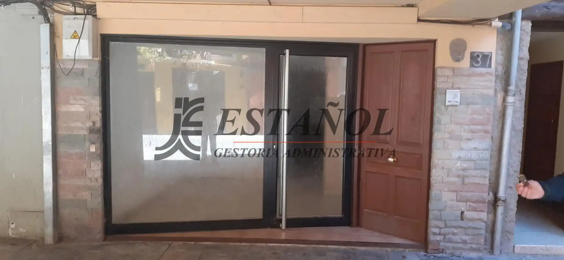 Local comercial de lloguer a dels Canonges, imagen 2
