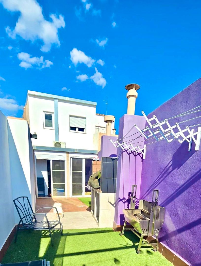 Exterior view of Duplex for sale in Picassent  with Air Conditioner, Terrace and Furnished