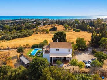 Xalet amb piscina en venda a Altos de Estepona